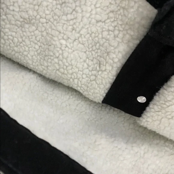 LAST ONE SIZE SMALL Black denim jacket plush lining jean jacket - Picture 2 of 5